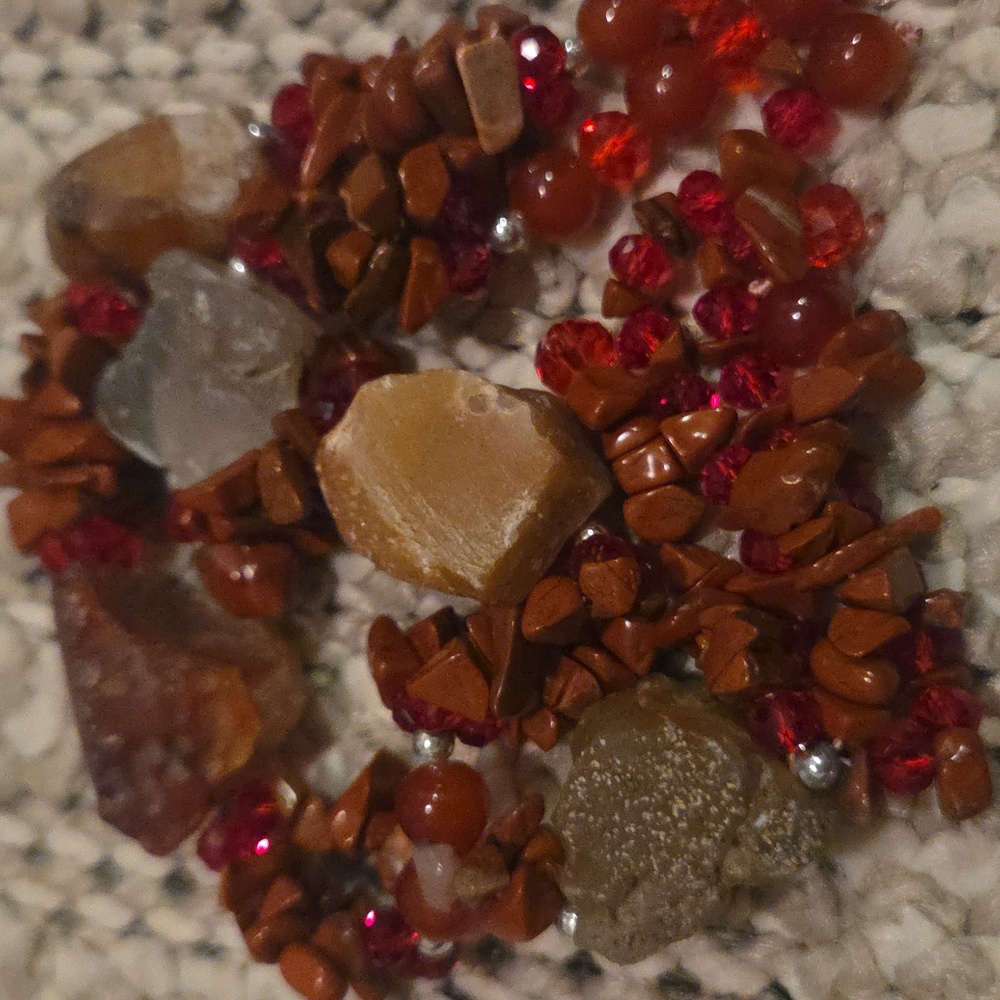 Red Agate & Blood Jasper rough cut gemstone necklace. EUC.